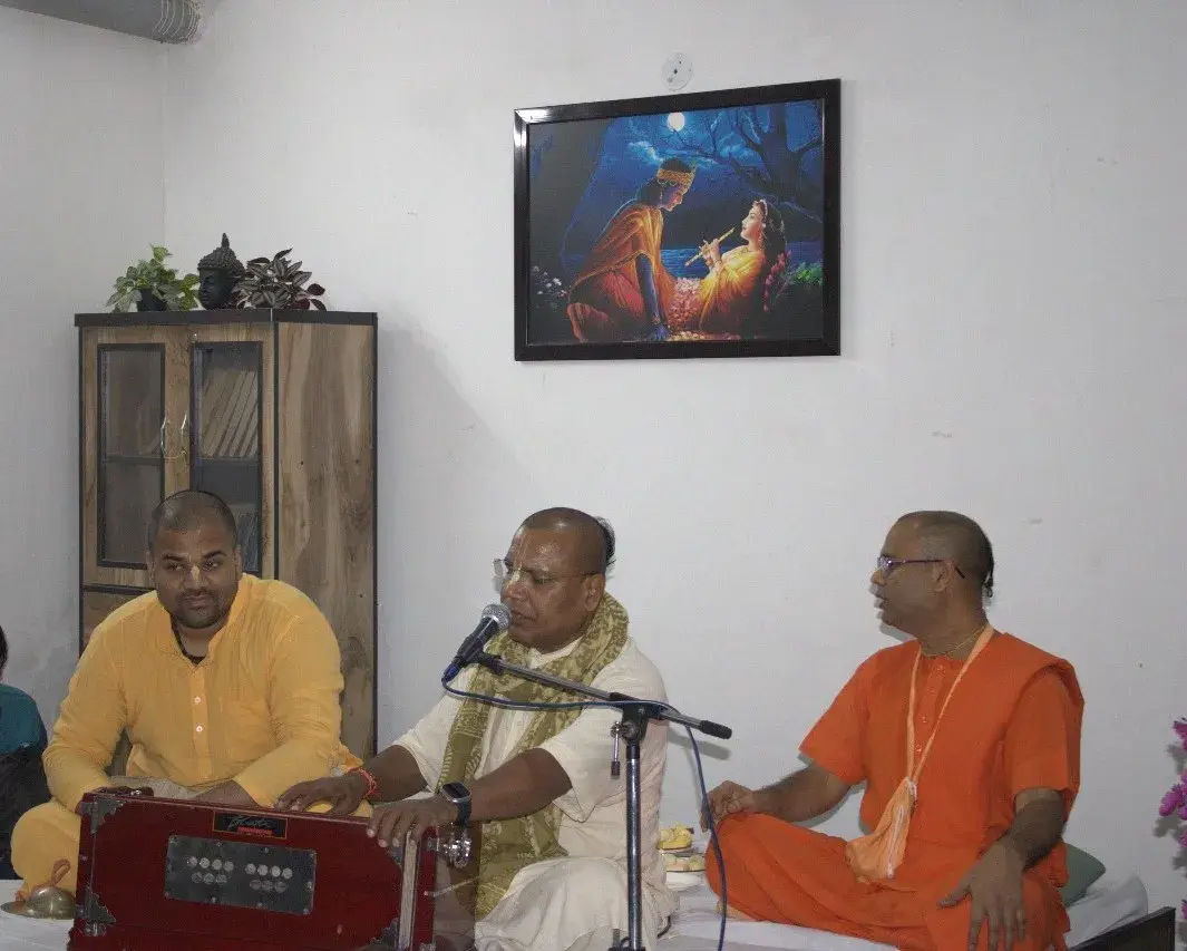 Residents enjoying Bhajan Kirtan with ISKCON representatives