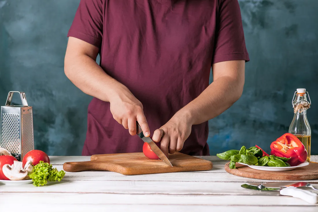 Nutritious and delicious meals personalized for the elderly by skilled chefs and dietitians